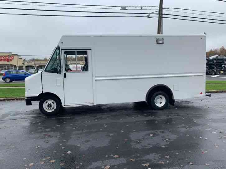 Ford E450 PERFECT FOOD TRUCK OR SERVICE VAN 31K MILES (2011)