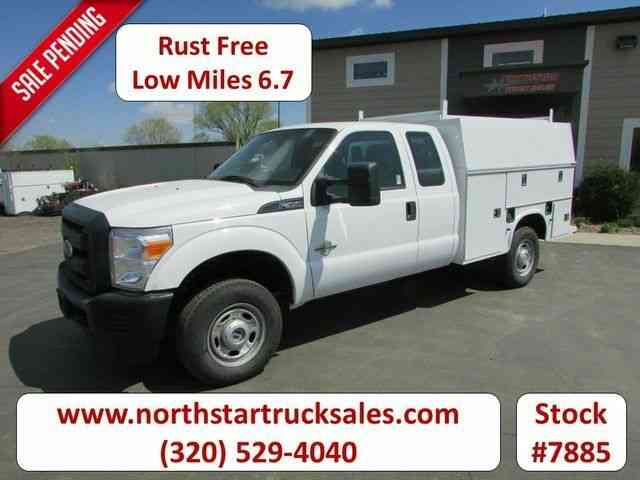 Ford F-350 4x4 6. 7 Service Utility Truck -- (2011)