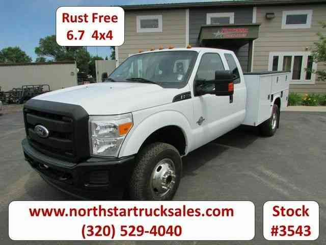 Ford F-350 6. 7 4x4 Ext-Cab Service Utility Truck -- (2011)
