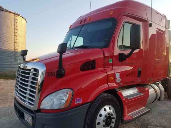 Freightliner Cascadia CL113 (2011)