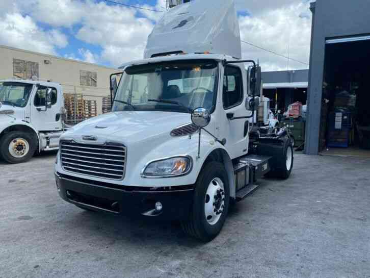 Freightliner M2 106 S/A Day Cab (2011)
