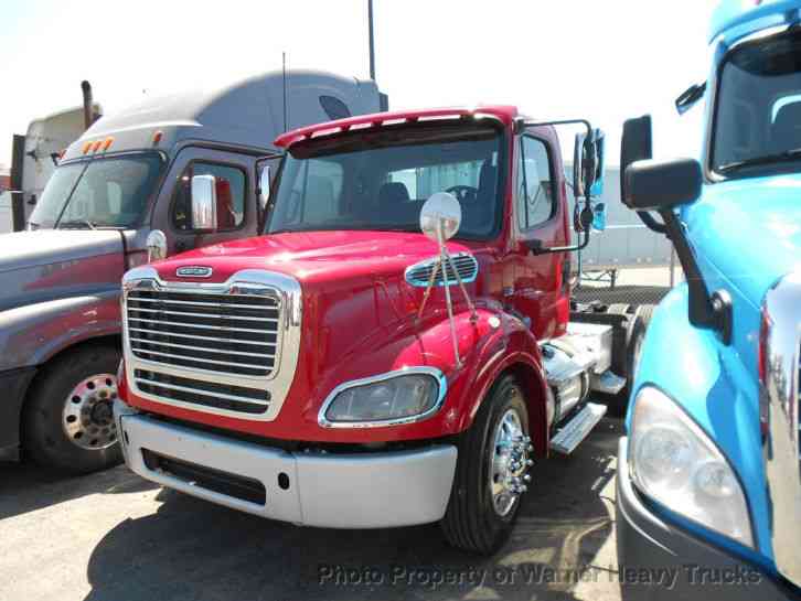Freightliner M2-112 Day Cab (2011)