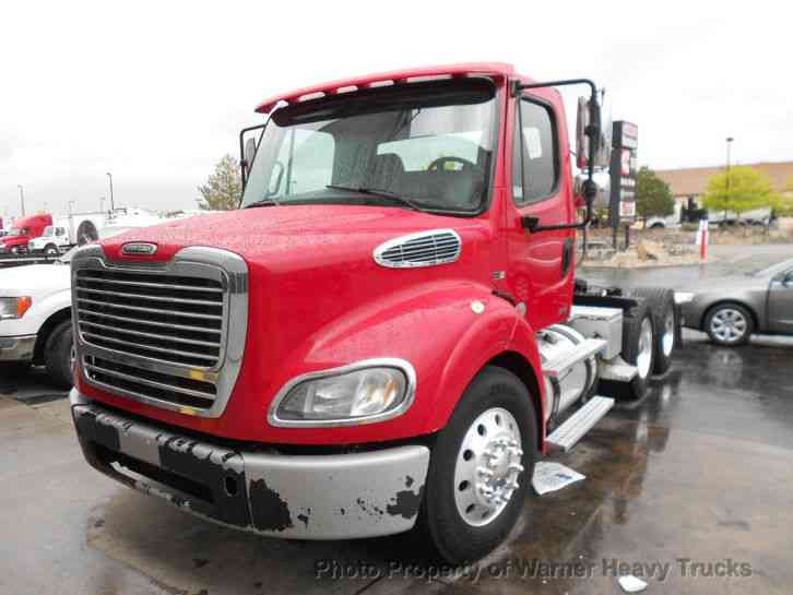 Freightliner M2-112 Day Cab (2011)