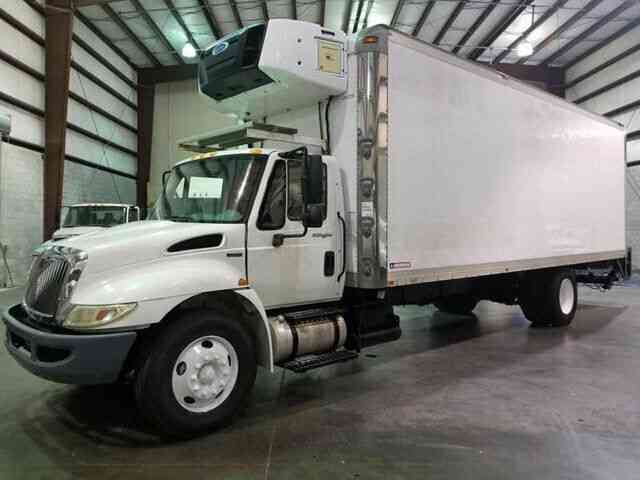 International DuraStar 4300 4X2 2dr Regular Cab (2011)