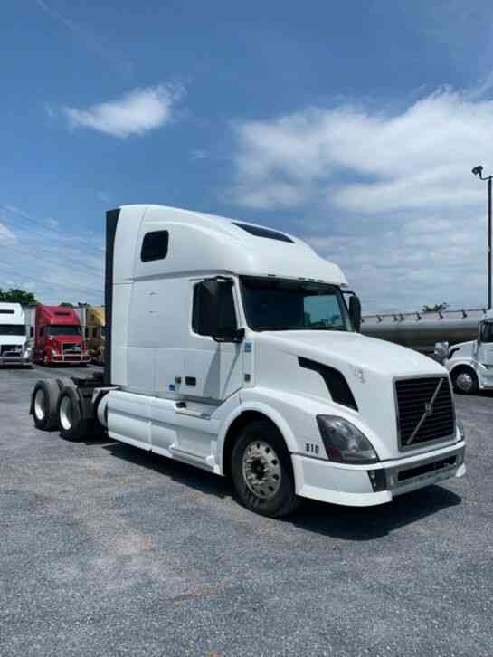 Volvo VNL 670 (2011)