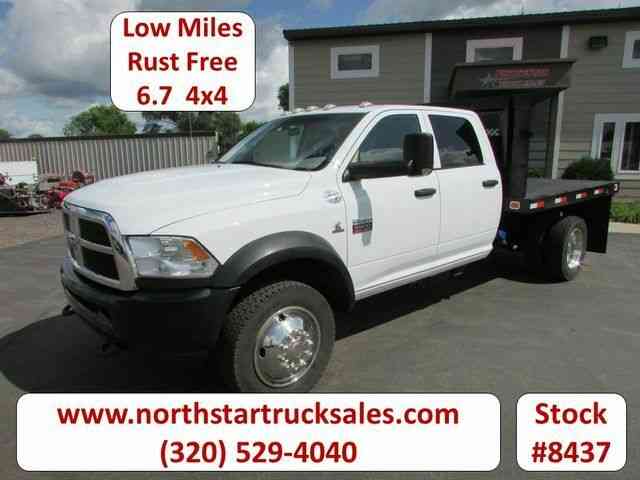 Dodge RAM 5500 6. 7 4x4 Crew-Cab Flatbed -- (2012)