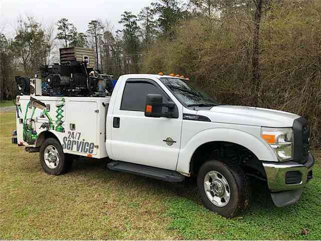Ford F250 SERVICE TRUCK -- (2012)