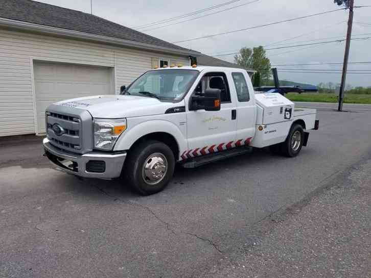 Ford F350 Self loader Wrecker Tow Truck (2012)