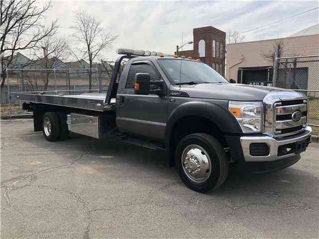 FORD F550 TOW TRUCK -- (2012)