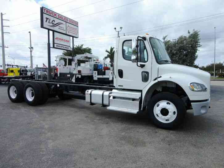 Freightliner BUSINESS CLASS M2 52, 000LB GVWR TANDEM AXLE CHASSIS. . (2012)