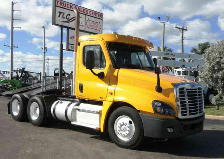 Freightliner Cascadia Ca125 Tandem Axle Day Cab 2012
