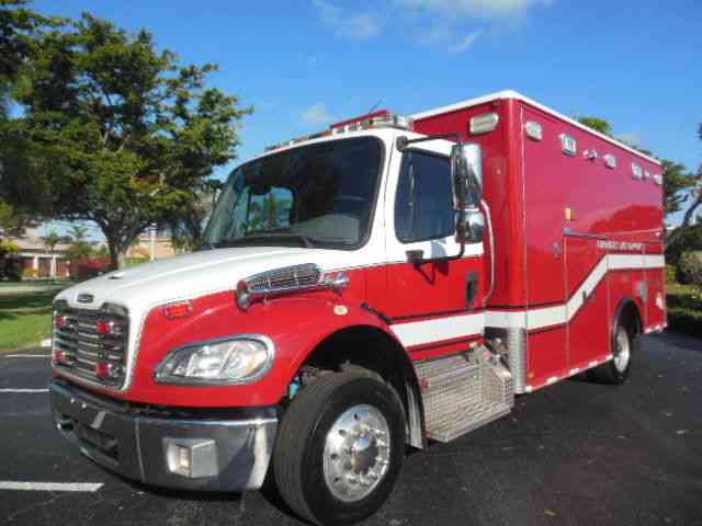Freightliner Horton Paramedic Fires Rescue Ambulance (2012)