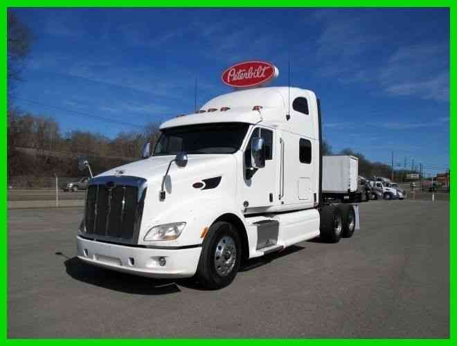 Peterbilt 587 Sleeper (2012)