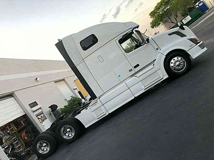 Volvo Vnl 670 (2012)