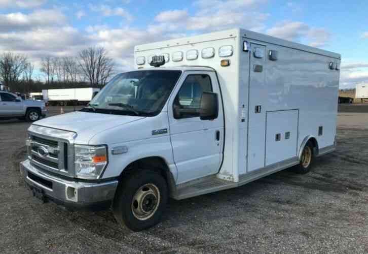 Ford AMBULANCE (2013)