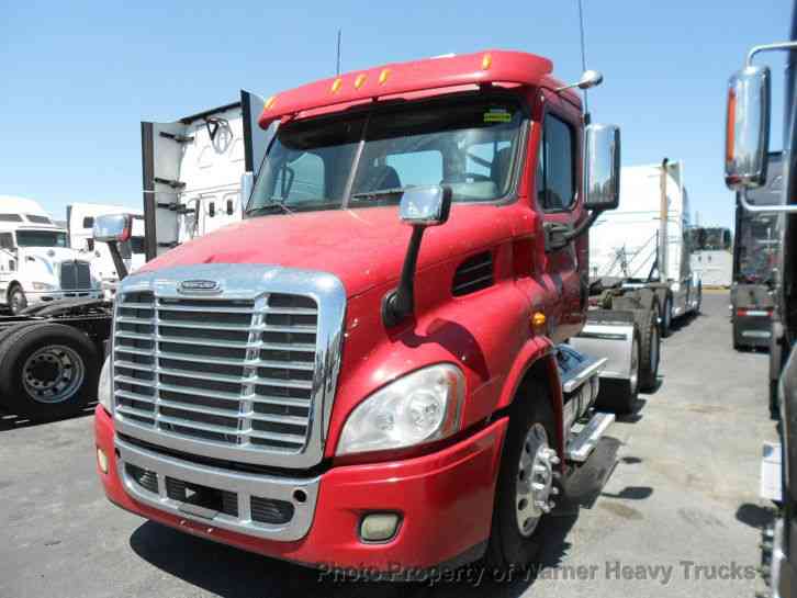 Freightliner Cascadia Day Cab (2013)