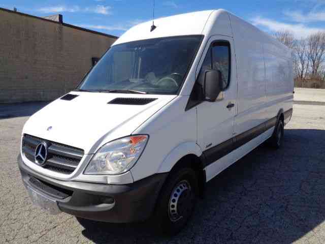 Mercedes-Benz SPRINTER 3500 EXTENDED DUALLY HIGHTOP (2013)