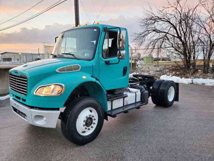 Freightliner M2 Single Axle Day Cab Auto 350HP (2014)