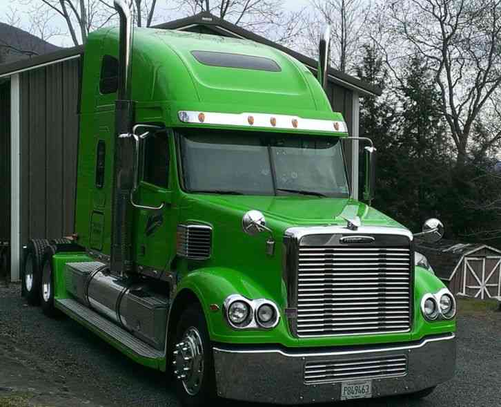 Freightliner (2015) Sleeper Semi Trucks