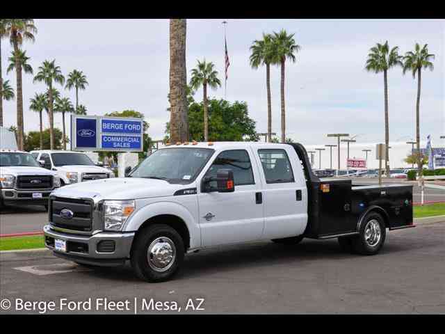 Ford F-350 Skirted Hauler 2WD XL 640A (2016)