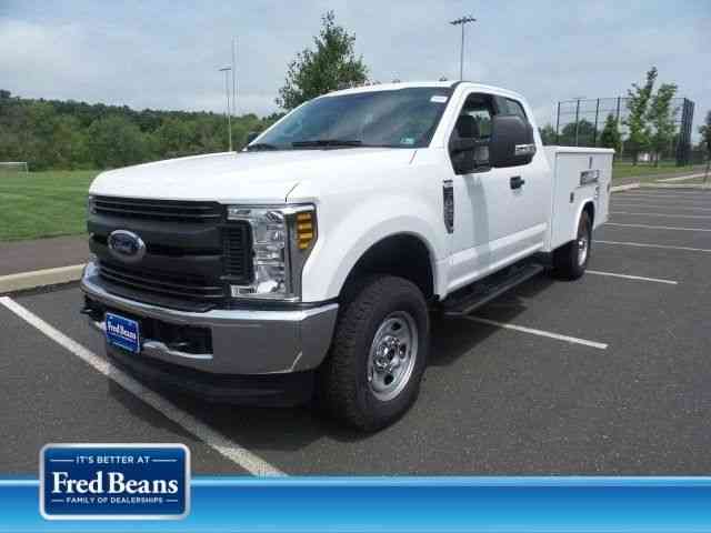Ford F-350 9ft Reading Utility Body (2018)