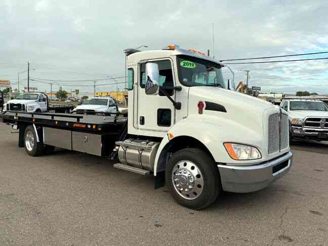 Kenworth T270 (2019)