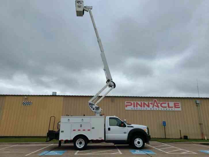 Ford F-550 ALTEC BUCKET TRUCK LOW MILES (2012)