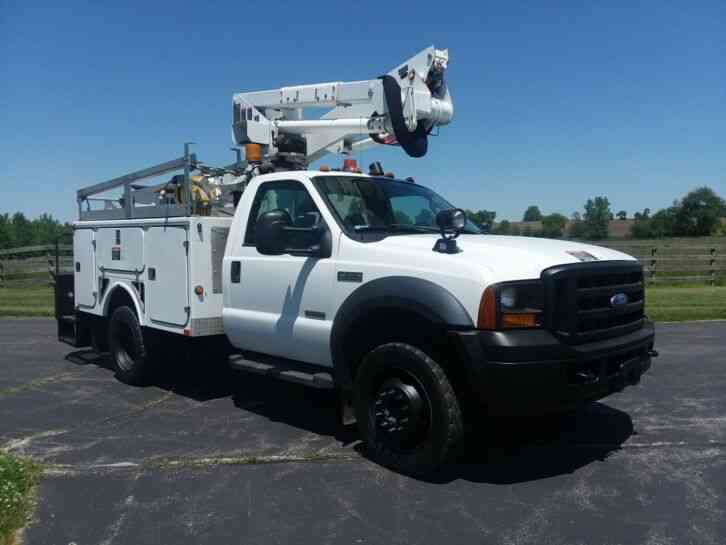 42' Ford 550 Altec AT37G Bucket Truck (2006)