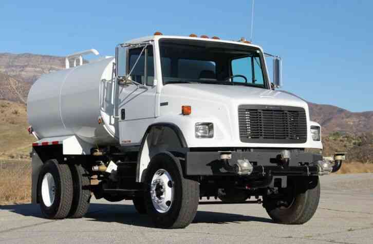 Freightliner 4x4 Water Truck (2004)