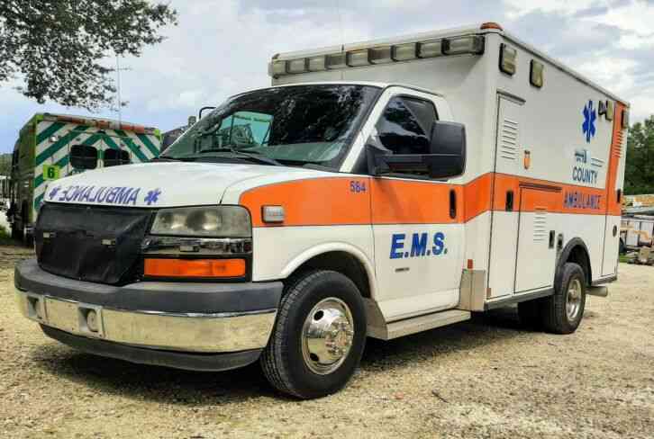 Chevrolet G3500 Ambulance (2009)
