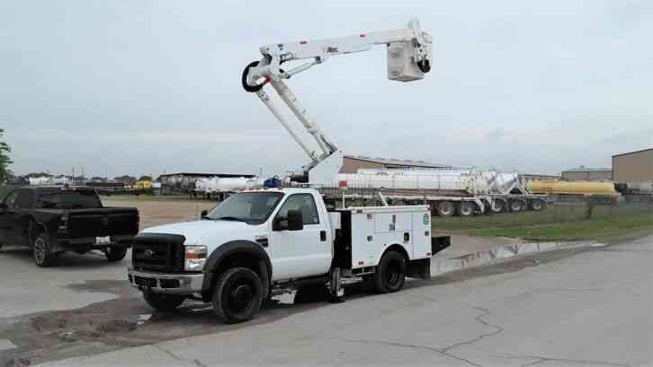 Ford F-550 4X4 42FT ALTEC (2009)
