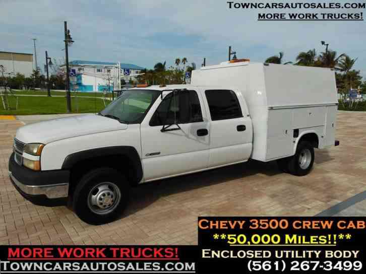CHEVY 3500 CREW CAB SERVICE TRUCK (2005)