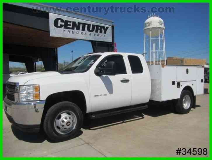 Chevrolet 3500 DRW EXTENDED CAB SERVICE TRUCK (2011)