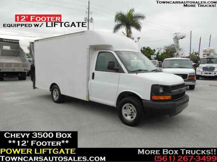 Chevrolet 3500 Cutaway Box Truck w/ LIFTGATE (2004)