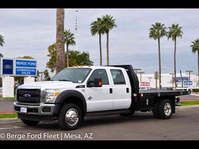 Ford F-450 Flatbed 4x2 -- (2016)