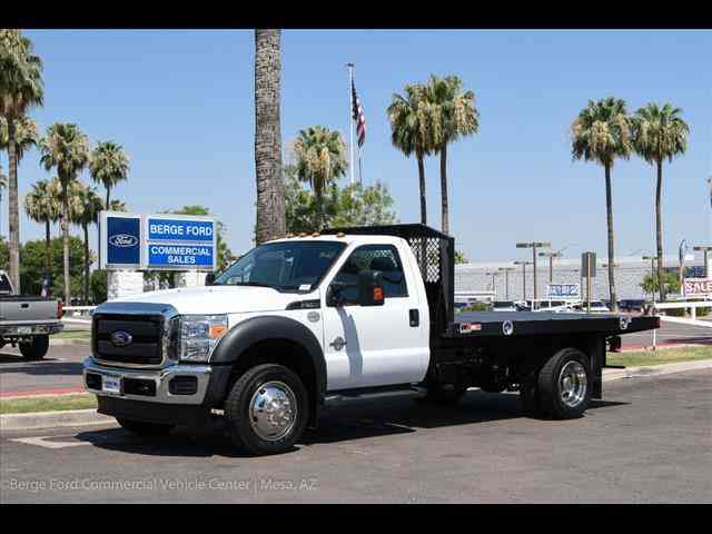Ford F-550 2WD Steel Flatbed -- (2016)