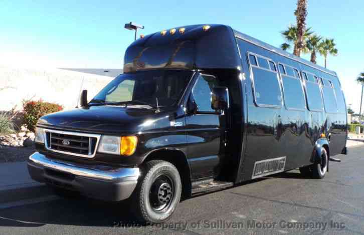 Ford Econoline Commercial Cutaway E-450 Passenger Bus (2005)