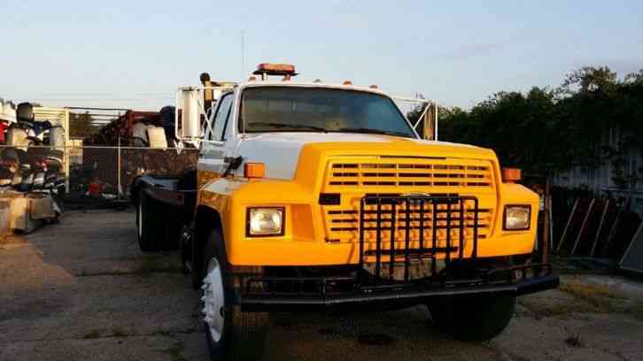 FORD F-700 EQUIPED HAULING TRUCK (NO RESERVE) DOUBLE FRAMED TRUE 122, 167 MILES