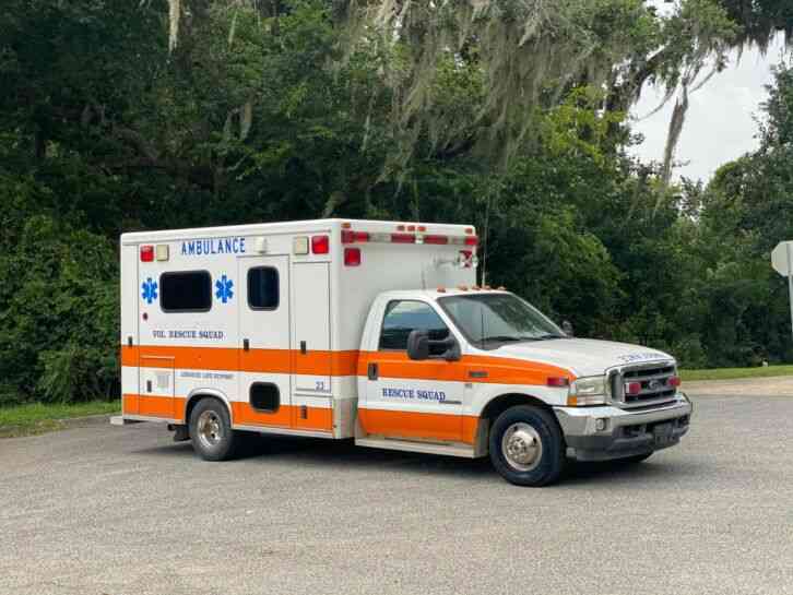Ford F-350 Ambulance (2002)