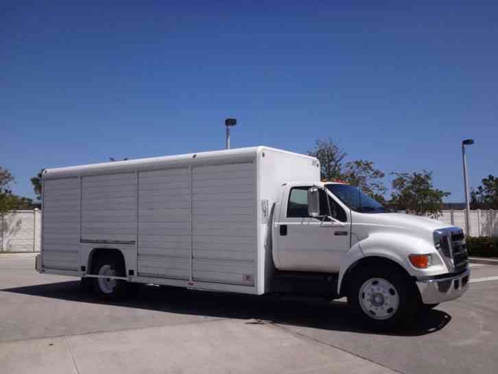 Ford F650 Super Duty Beverage Delivery Truck (2006)