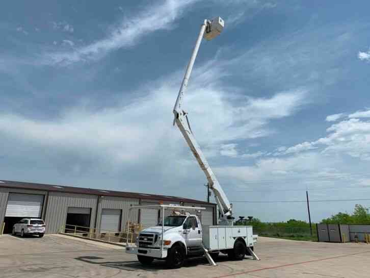 Ford F750 BUCKET TRUCK 60 FT (2008)
