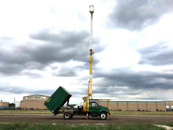 Ford F750 FORESTRY BUCKET TRUCK (2004)