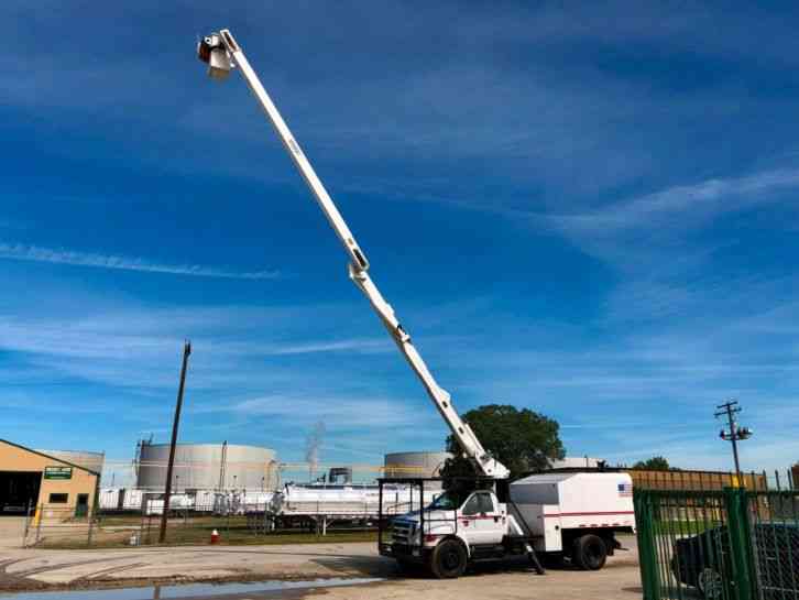 Ford F750 FORESTRY BUCKET TRUCK (2008)