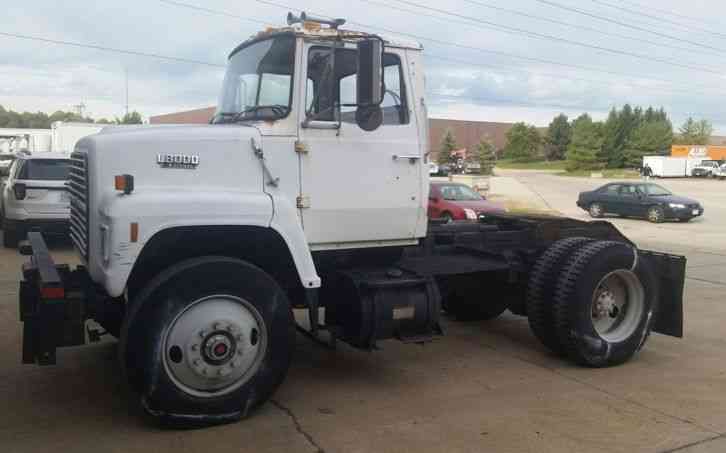Ford L8000 SINGLE AXLE DAYCAB (1988)