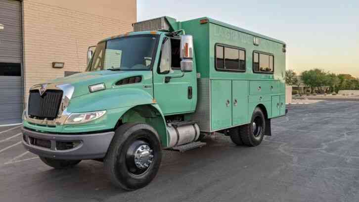 International 4300 Crew Cab Hauler overland RV (2012)