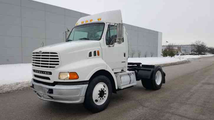 Freightliner Sterling Single Axle Day Cab Tractor M7500 7 Speed Cat 3126 Low Miles One Owner (2004)