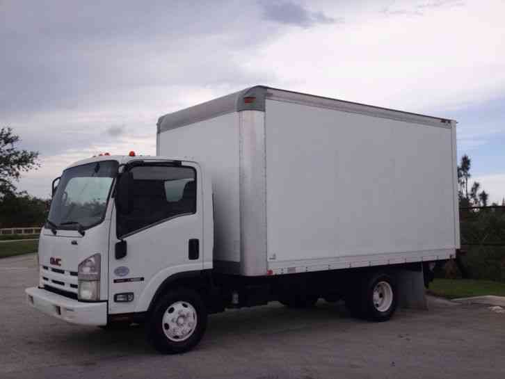 GMC W4500 Box Truck (2009)