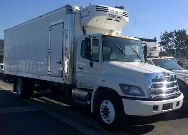 Hino 268 24ft Refrigerated Truck Side door Lift Gate under CDL (2014)
