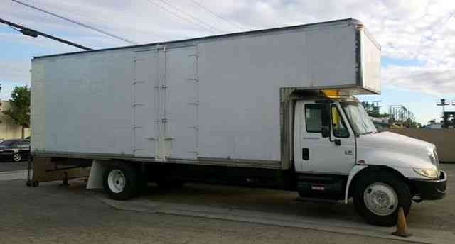International 24ft Moving Box Truck With Attic Coopola And Swing Doors