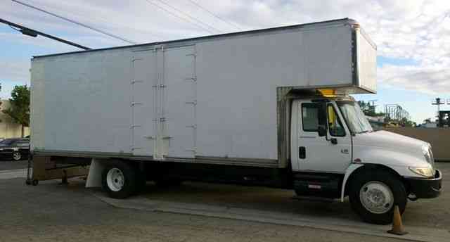 International 24ft Moving Box Truck with Attic- coopola ...